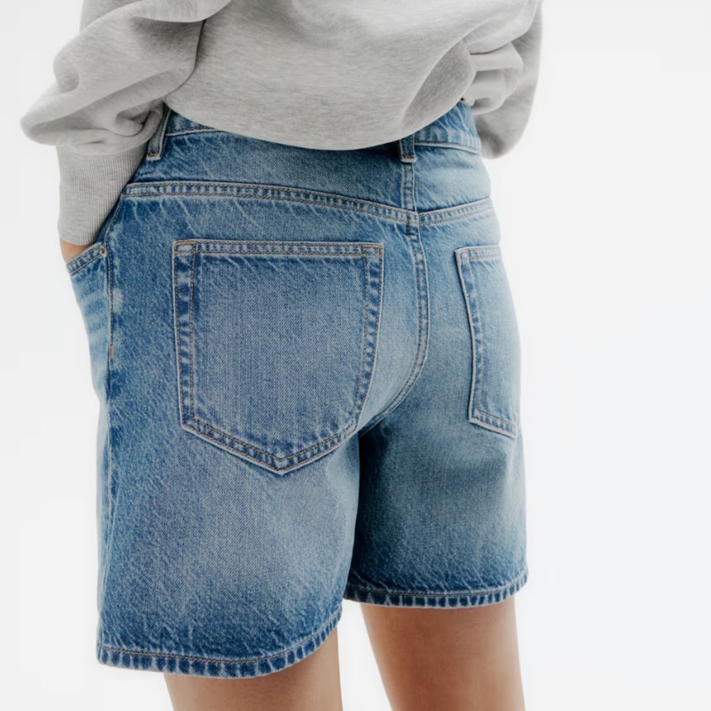 NWT  H&M Comfort Stretch High Waist Denim Short 8